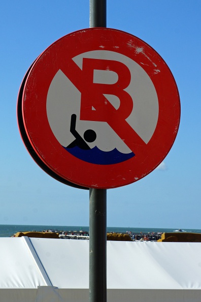 Belgische Menschen dürfen hier nicht schwimmen.jpg