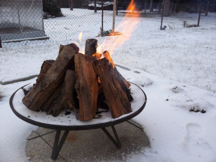 Feuerschale im Schnee